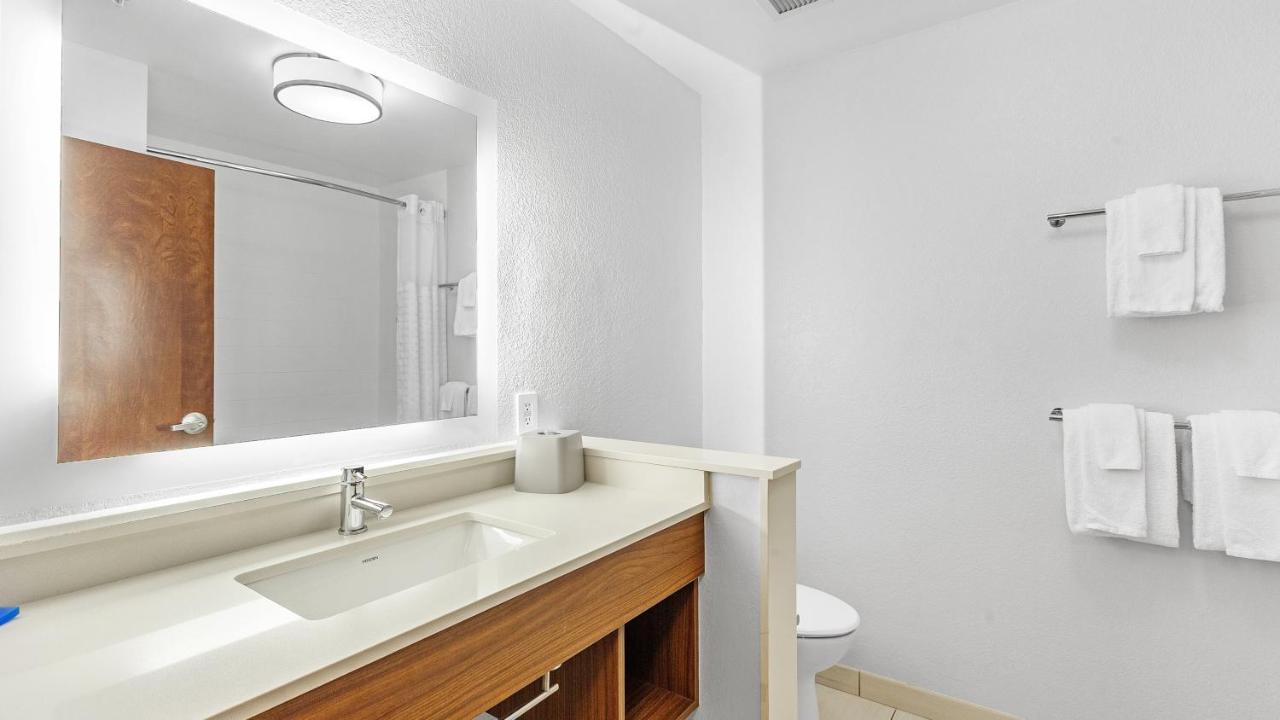  | Holiday Inn Express And Suites Mobile - University Area, an IHG Hotel