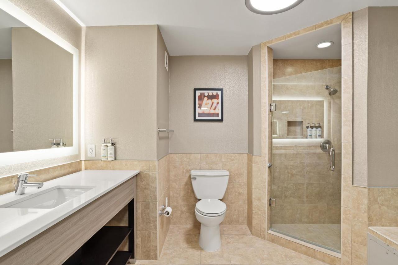 | Holiday Inn Baton Rouge College Drive I-10, an IHG Hotel