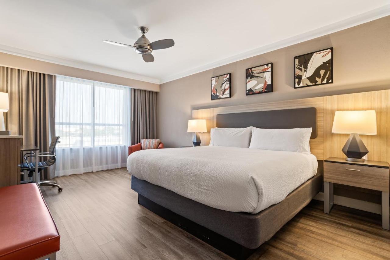 | Holiday Inn Baton Rouge College Drive I-10, an IHG Hotel