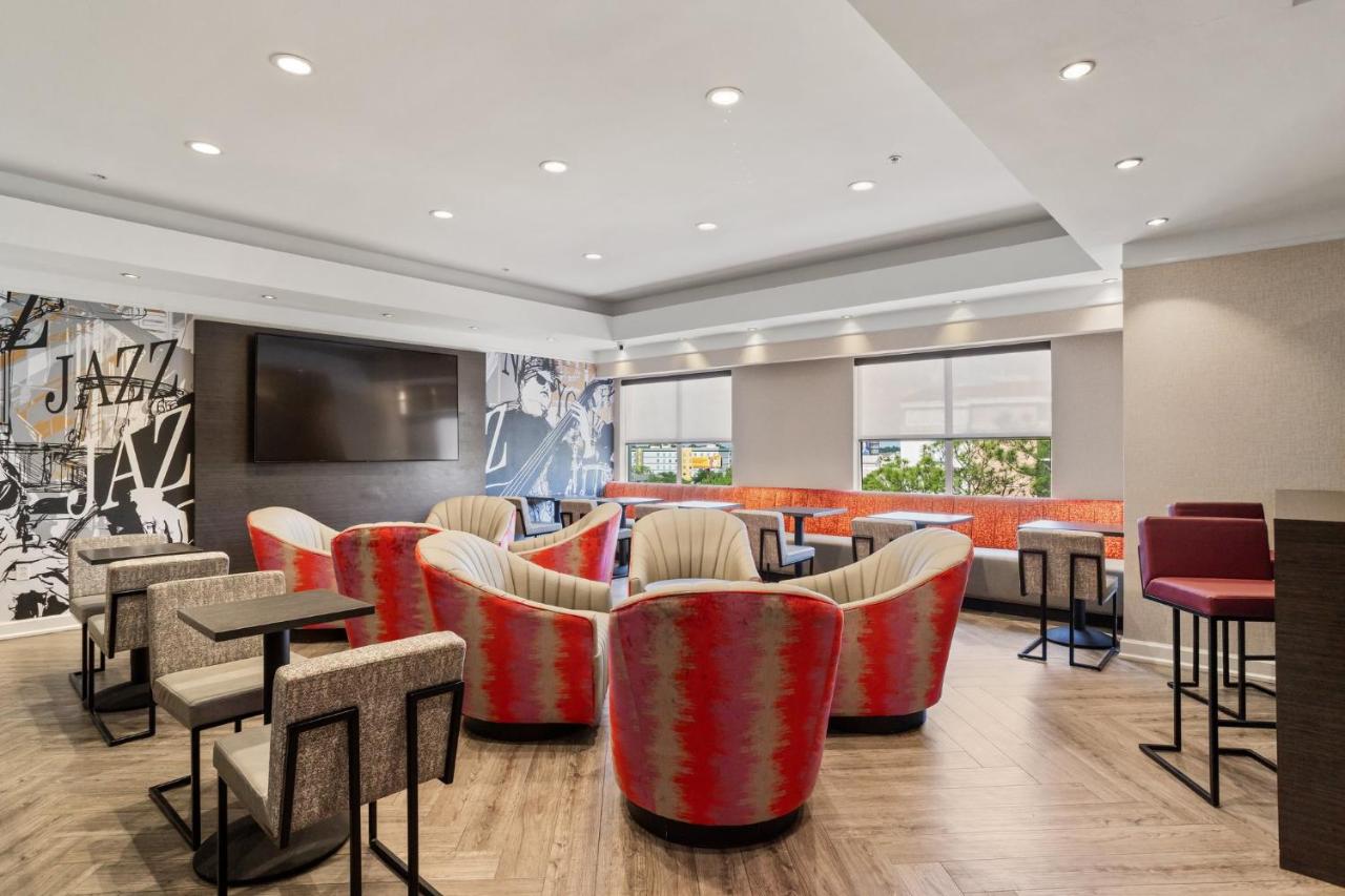 | Holiday Inn Baton Rouge College Drive I-10, an IHG Hotel