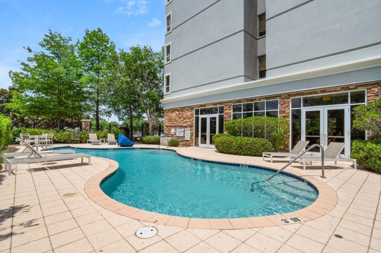 | Holiday Inn Baton Rouge College Drive I-10, an IHG Hotel