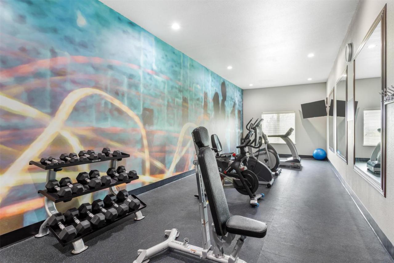 | Best Western Plus Waller Hotel
