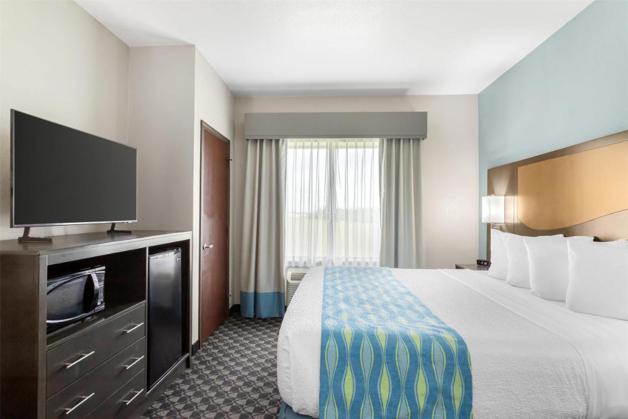 | Best Western Plus Waller Hotel