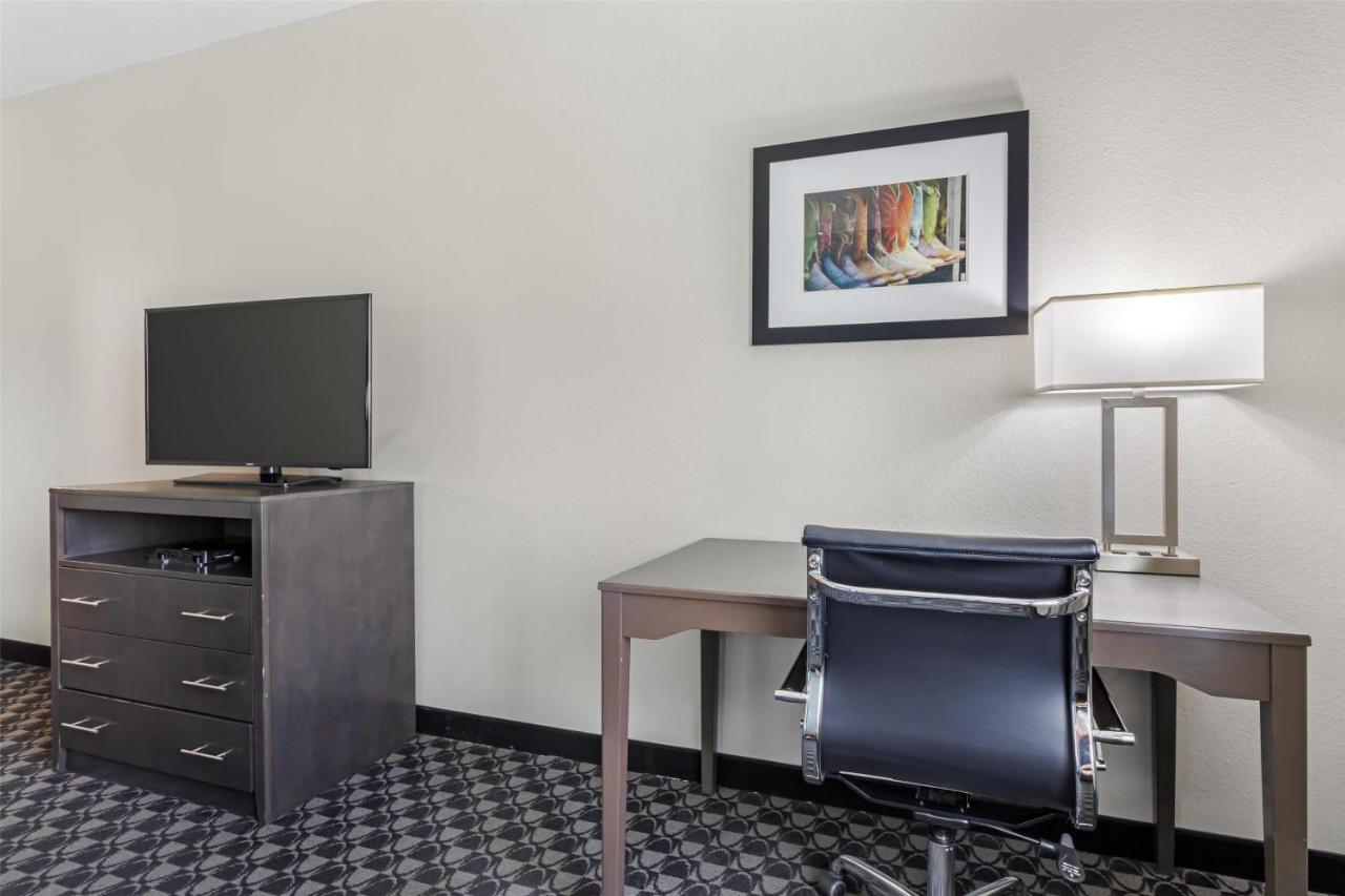 King Room - Non-Smoking at Best Western Plus Waller Hotel