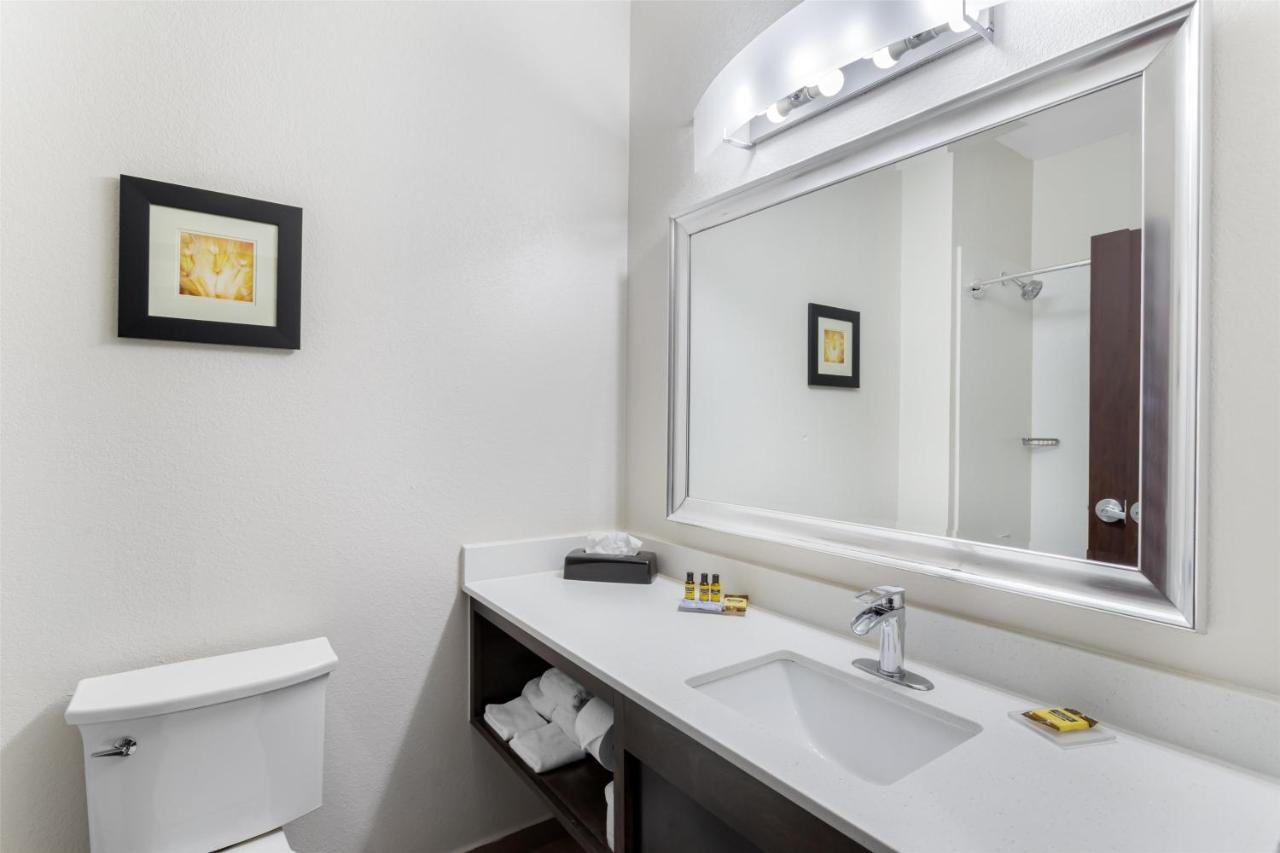 King Room - Non-Smoking at Best Western Plus Waller Hotel