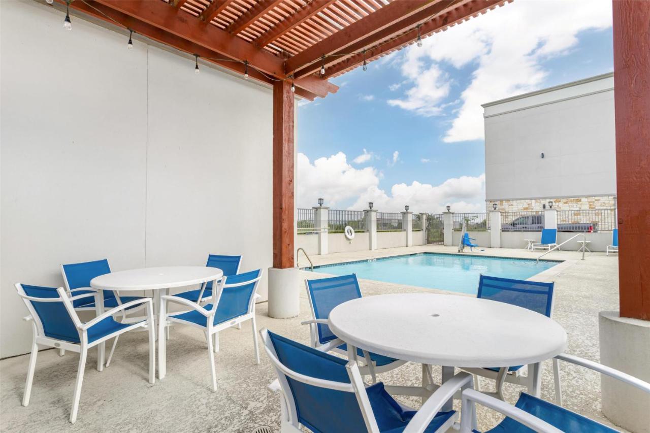 | Best Western Plus Waller Hotel