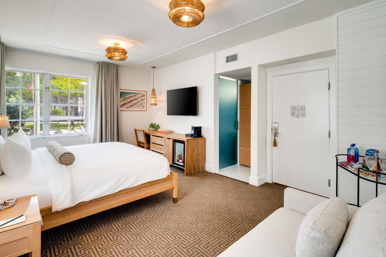 Junior Suite Park View King at Liberty Park Hotel South Beach