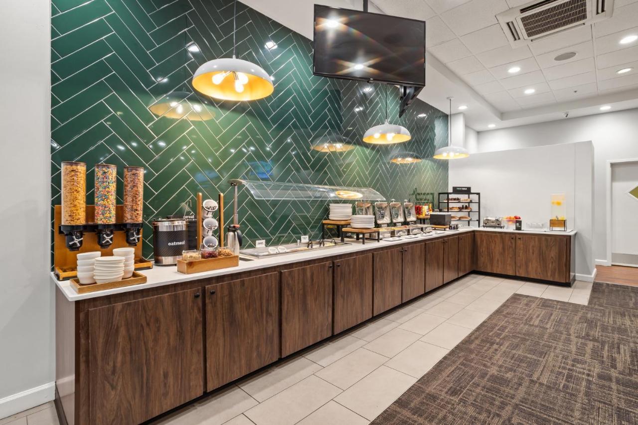 | Holiday Inn Baton Rouge College Drive I-10, an IHG Hotel