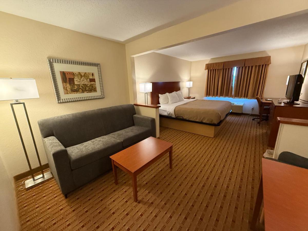King Suite - Non-Smoking at Quality Inn & Suites Eau Claire University Area