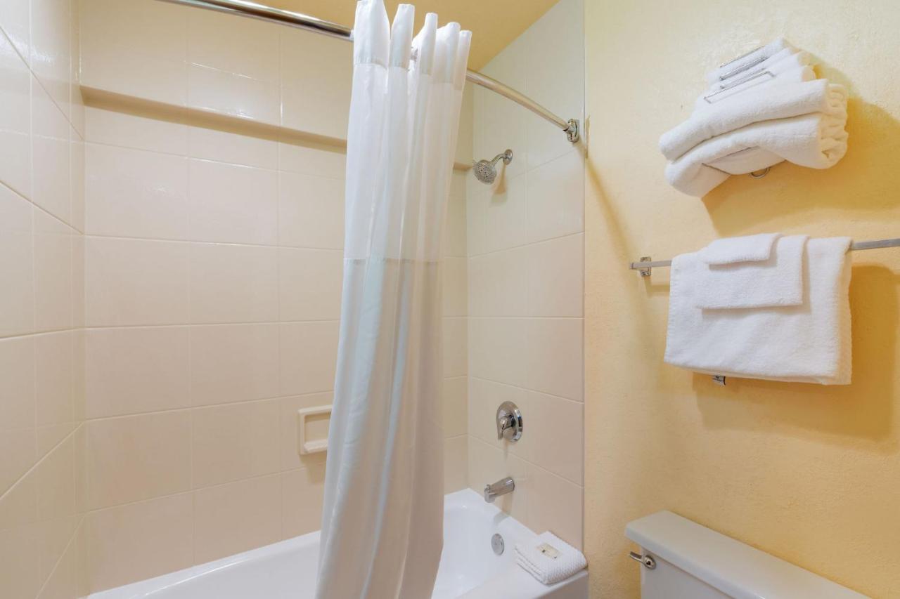 King Room - Non-Smoking at Quality Inn Havre