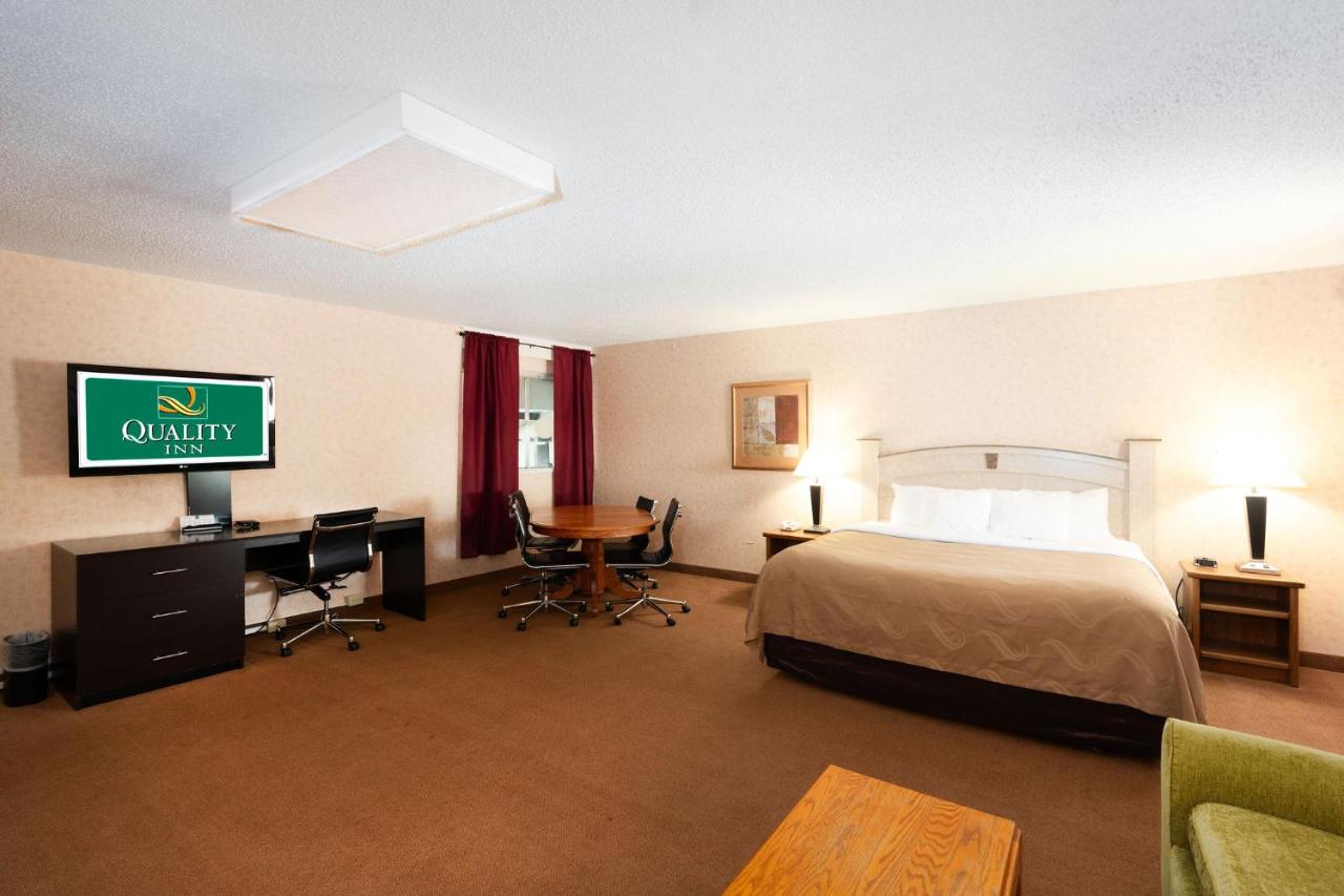 King Room - Non-Smoking at Quality Inn Havre