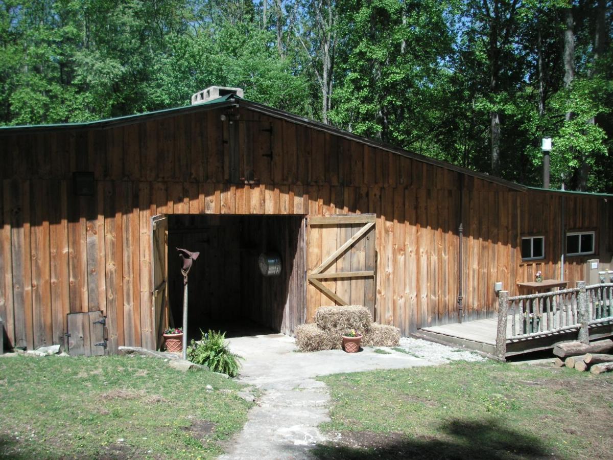 | Arrowmont Stables & Cabins