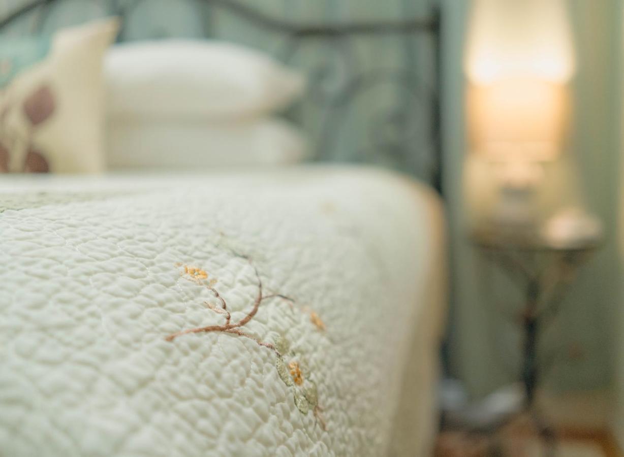 | Cabernet House, an Old World Inn