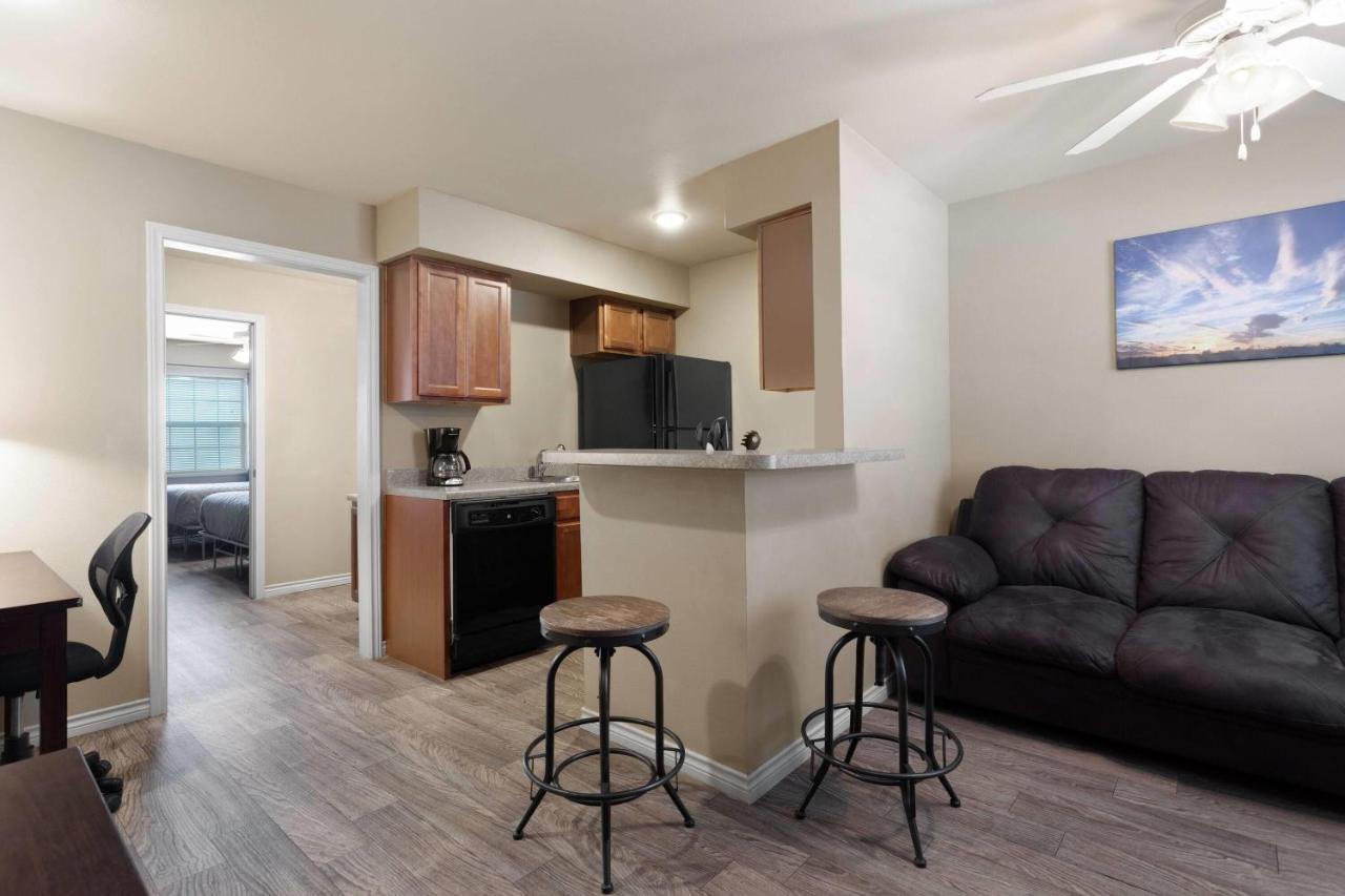 | Eagles Den Suites at Andrews