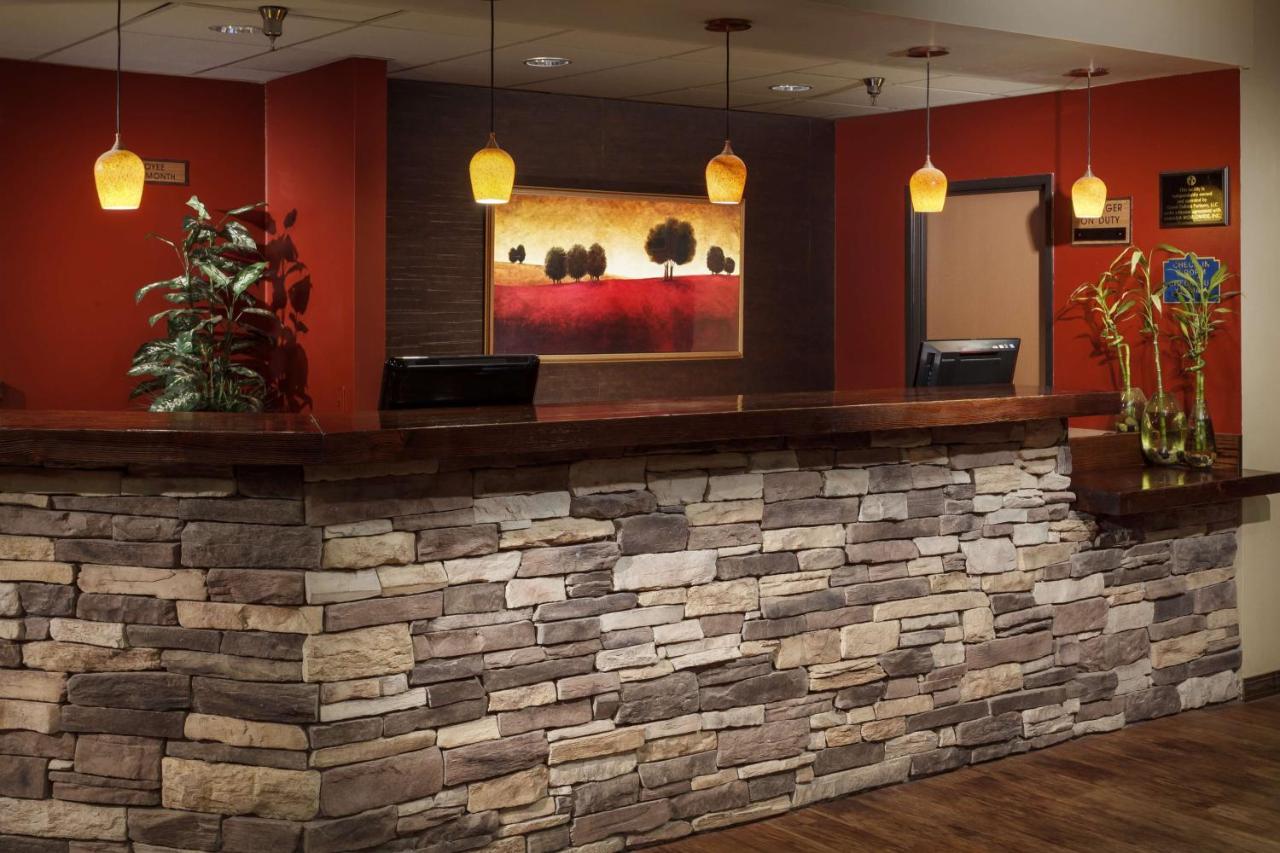 Roosevelt Grand Dakota, SureStay Collection by Best Western