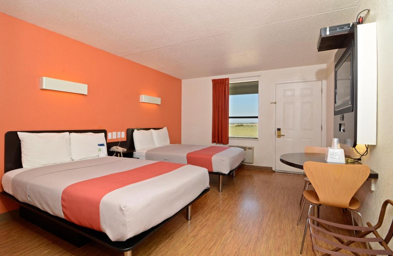 | Motel 6-South Haven, KS