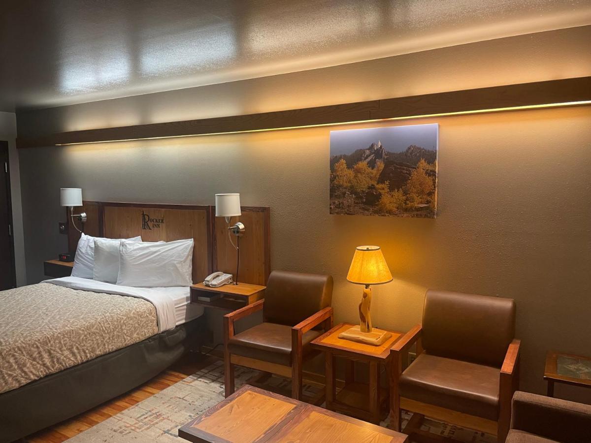 Deluxe Queen Room at Rocker Inn