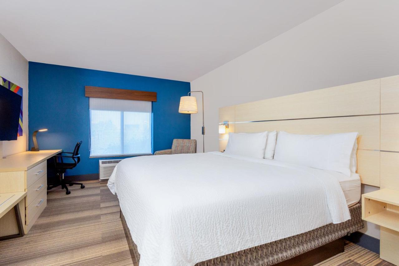 | Holiday Inn Express & Suites, International Drive, an IHG Hotel