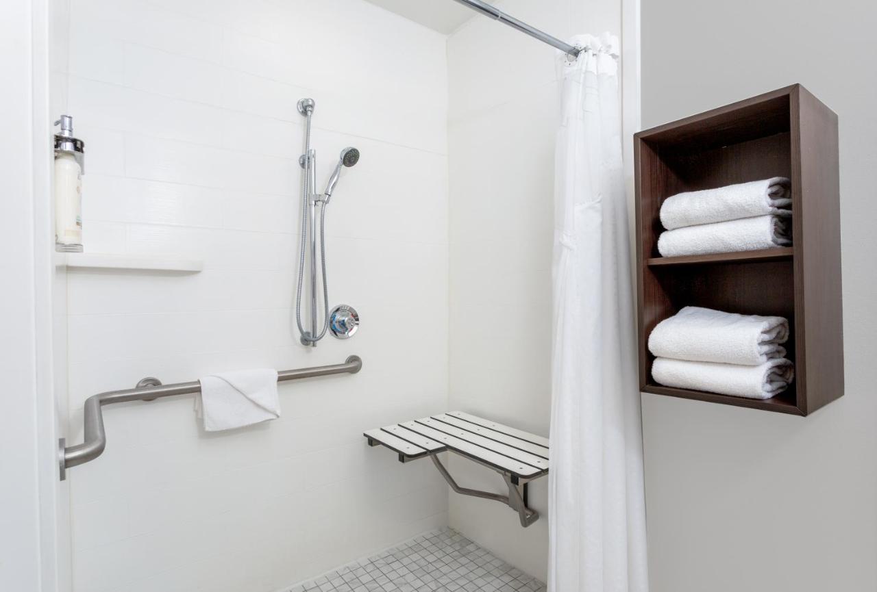 | Holiday Inn Express & Suites, International Drive, an IHG Hotel