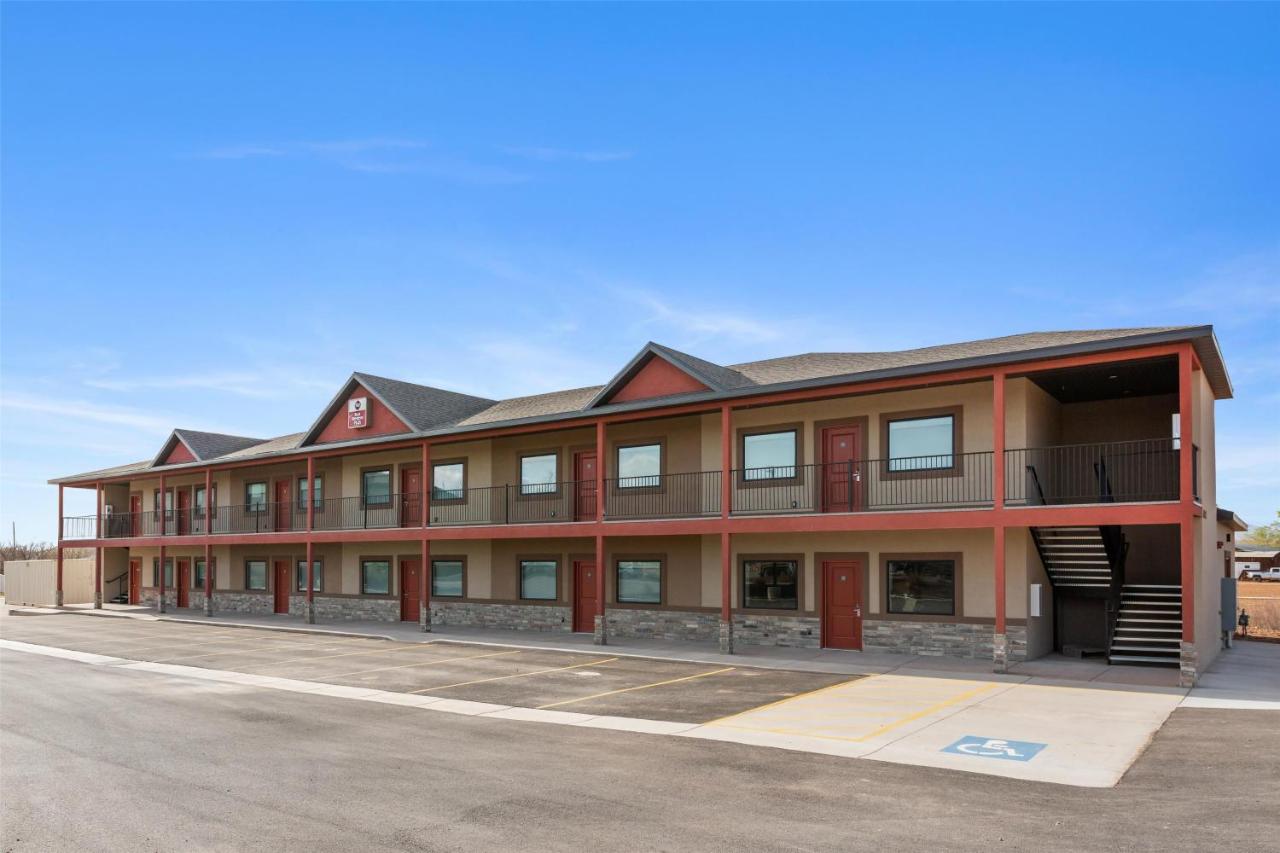 | Best Western Plus Landmark Hotel