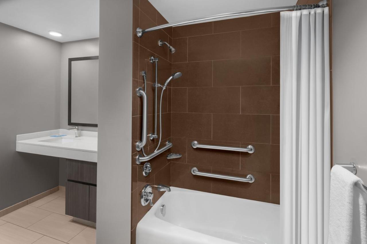 King Studio Suite with Bath - Disability Access at HYATT house Pittsburgh-South Side