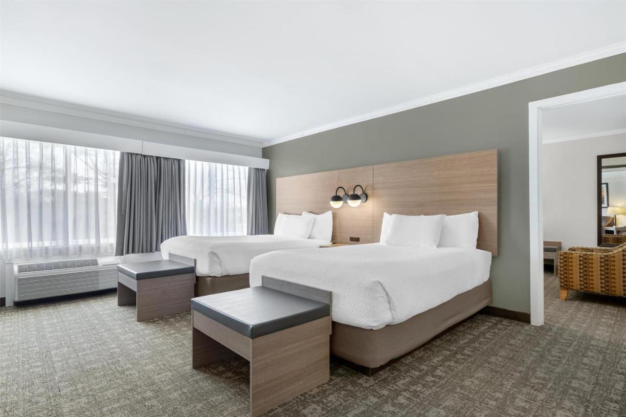 Family Room - Non-Smoking at Best Western Plus Windjammer Inn & Conference Center