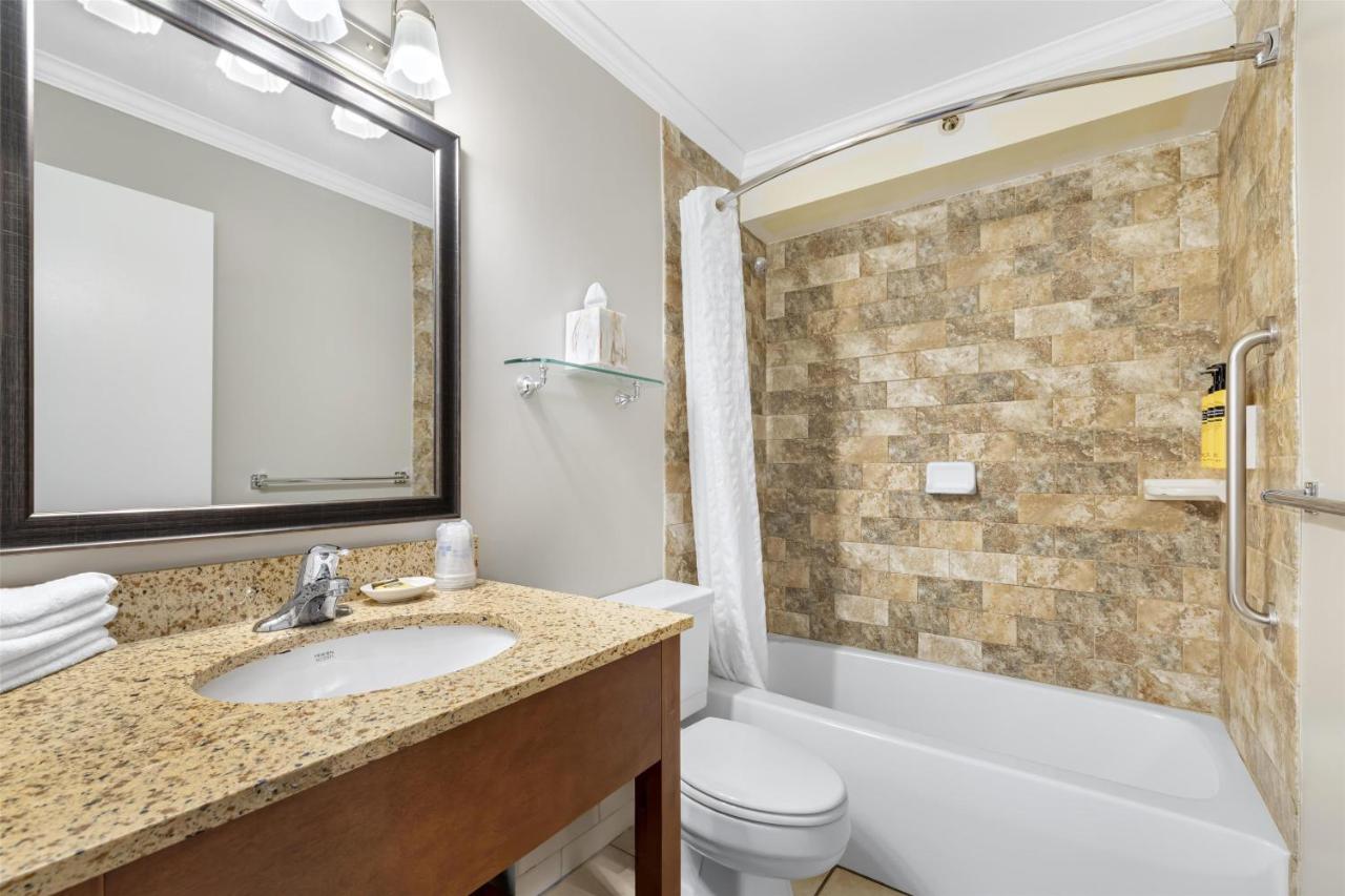 Family Room - Non-Smoking at Best Western Plus Windjammer Inn & Conference Center