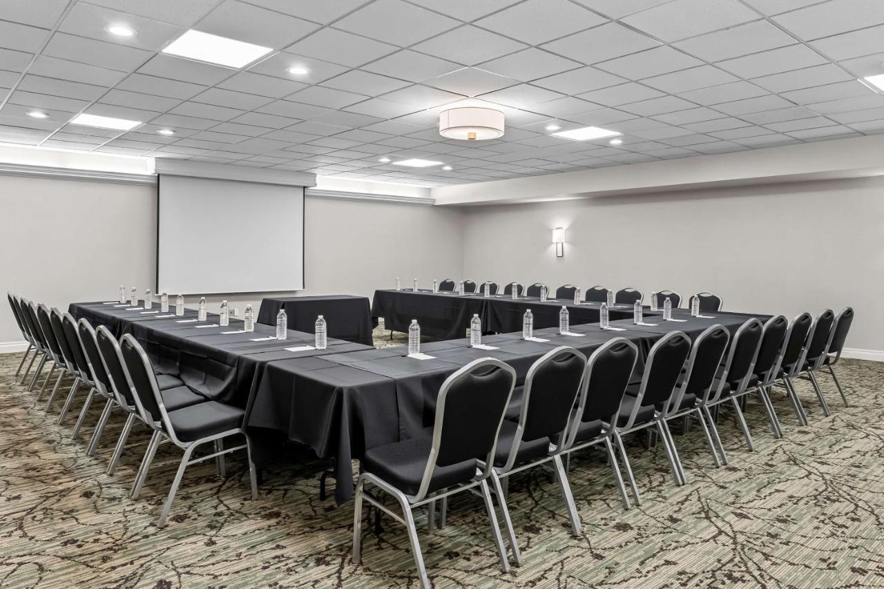 | Best Western Plus Plaza Hotel & Conference Center