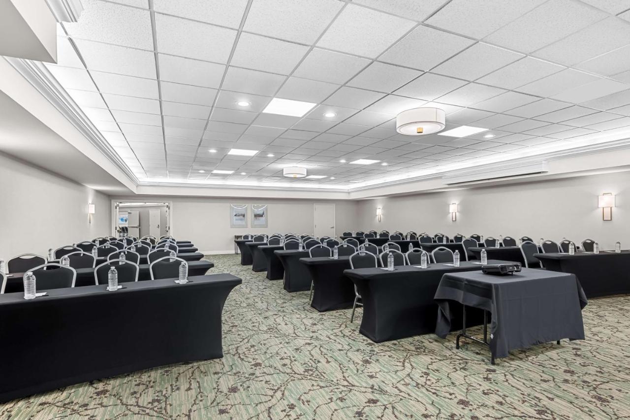 | Best Western Plus Plaza Hotel & Conference Center