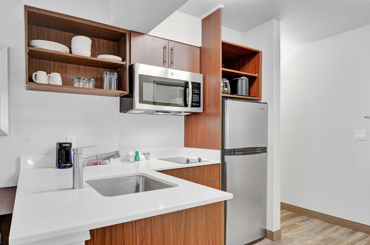 | Executive Residency by Best Western Navigator Inn & Suites