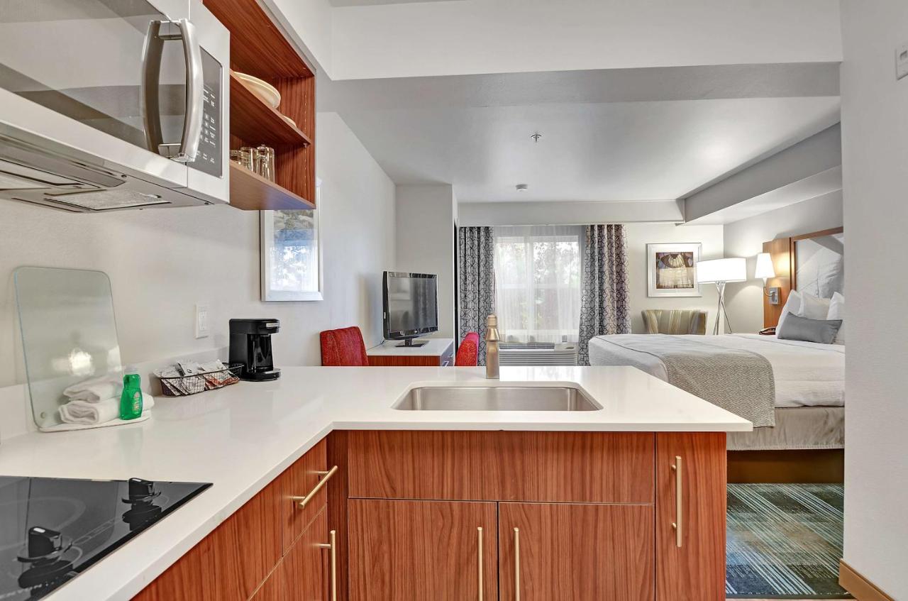 | Executive Residency by Best Western Navigator Inn & Suites