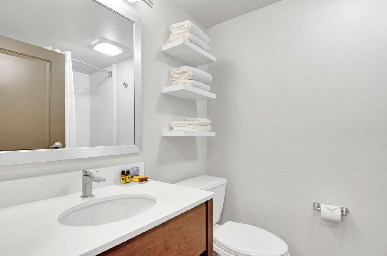 | Executive Residency by Best Western Navigator Inn & Suites