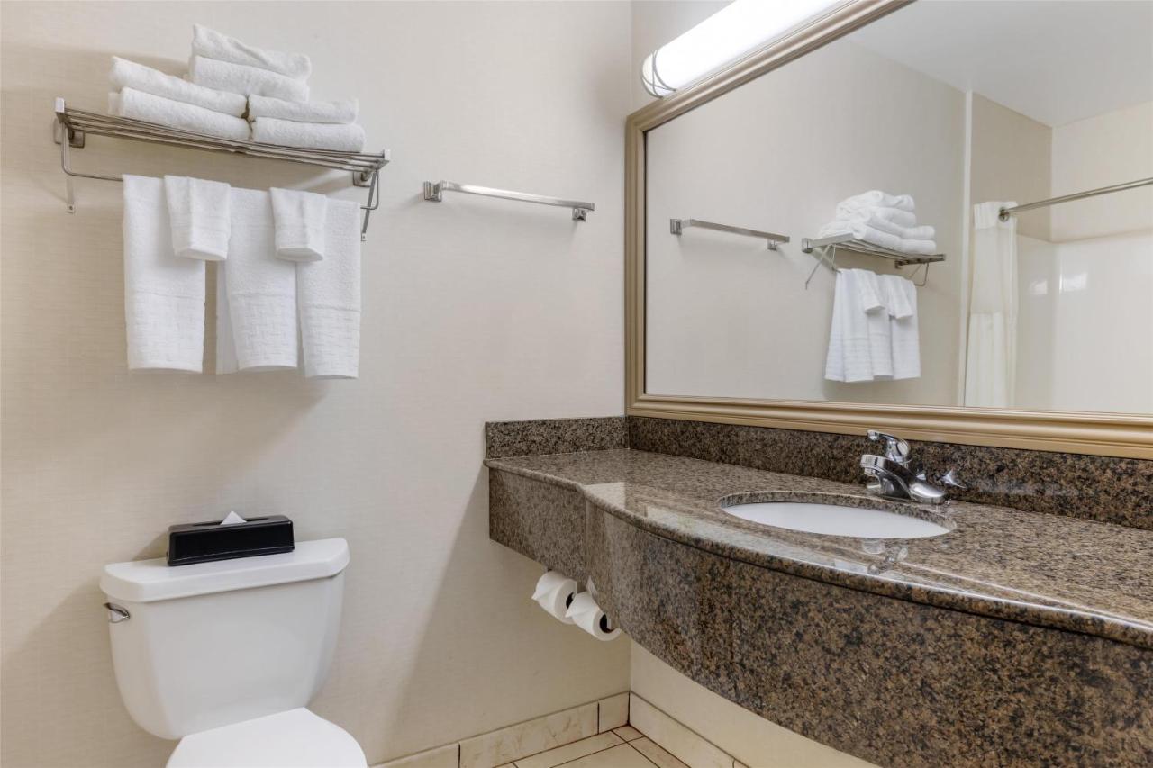 King Room at Best Western Plus Lake Elsinore Inn & Suites