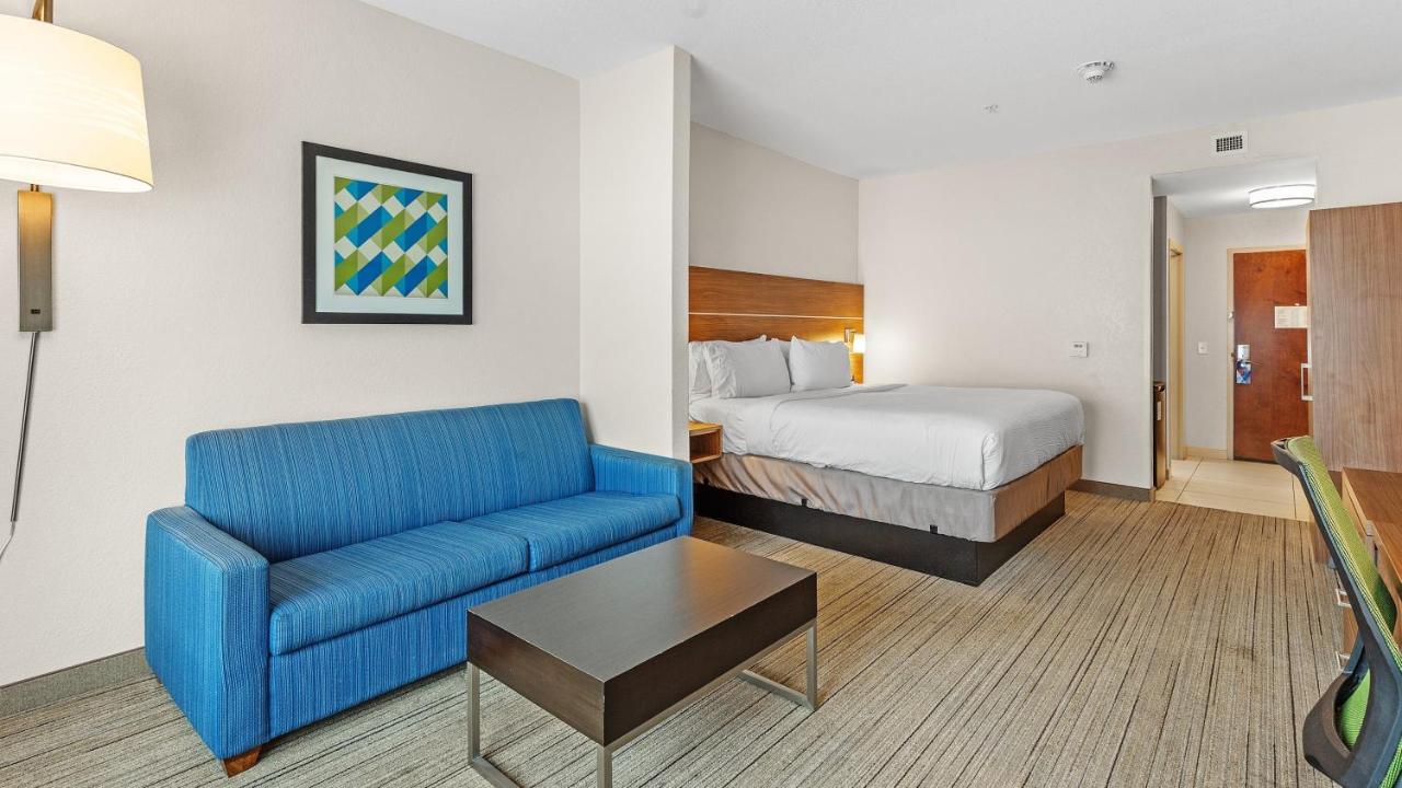King Suite - Non-Smoking at Holiday Inn Express & Suites Mobile - University Area by IHG