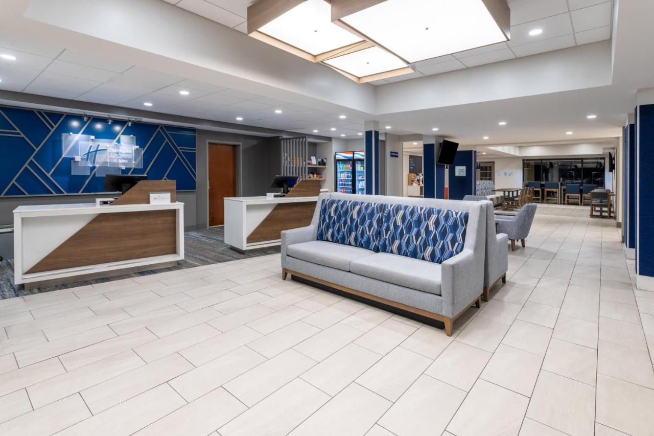  | Holiday Inn Express & Suites Flowood, an IHG Hotel