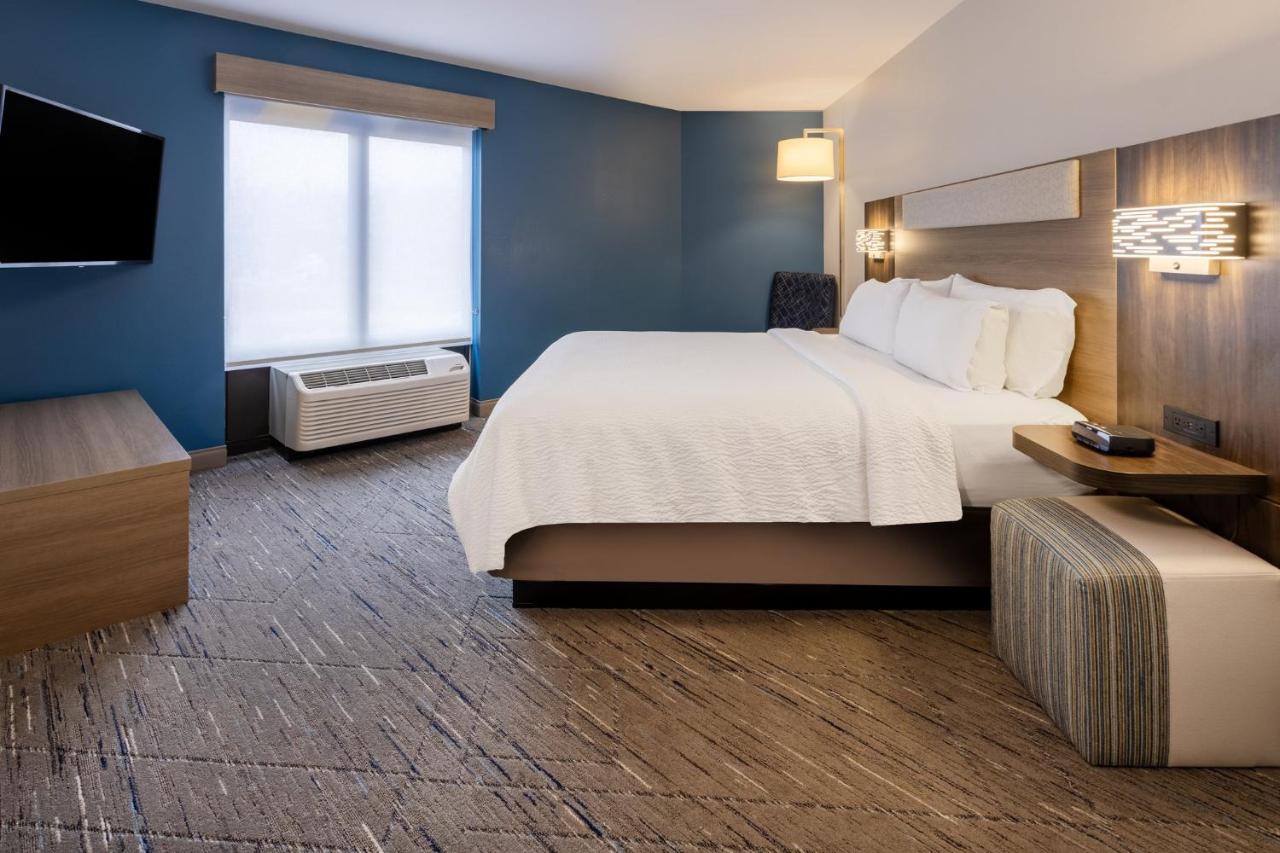  | Holiday Inn Express & Suites Flowood, an IHG Hotel