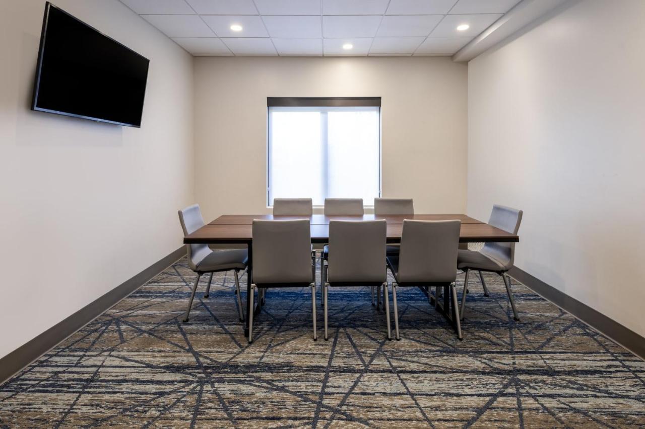 | Holiday Inn Express & Suites Flowood, an IHG Hotel