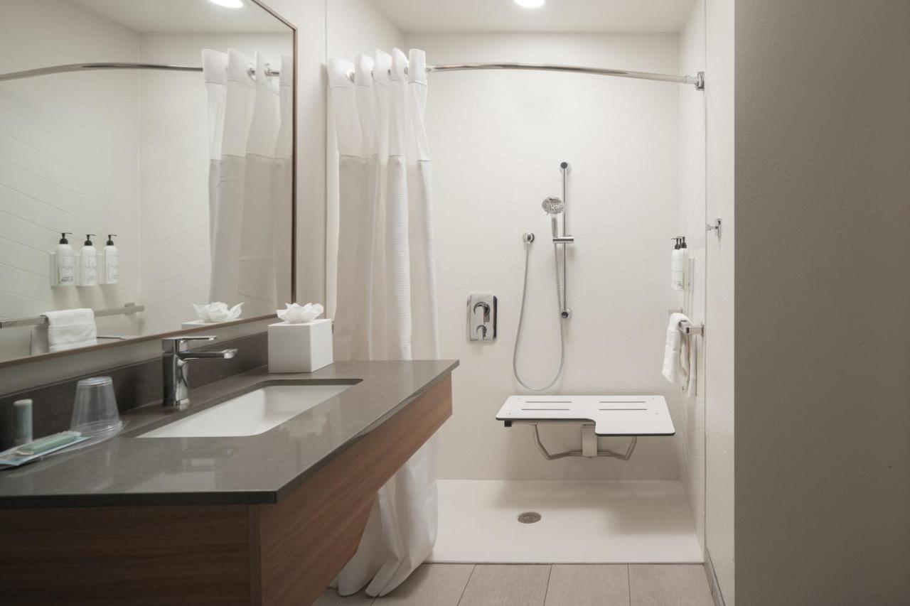| Fairfield Inn & Suites by Marriott Cleveland
