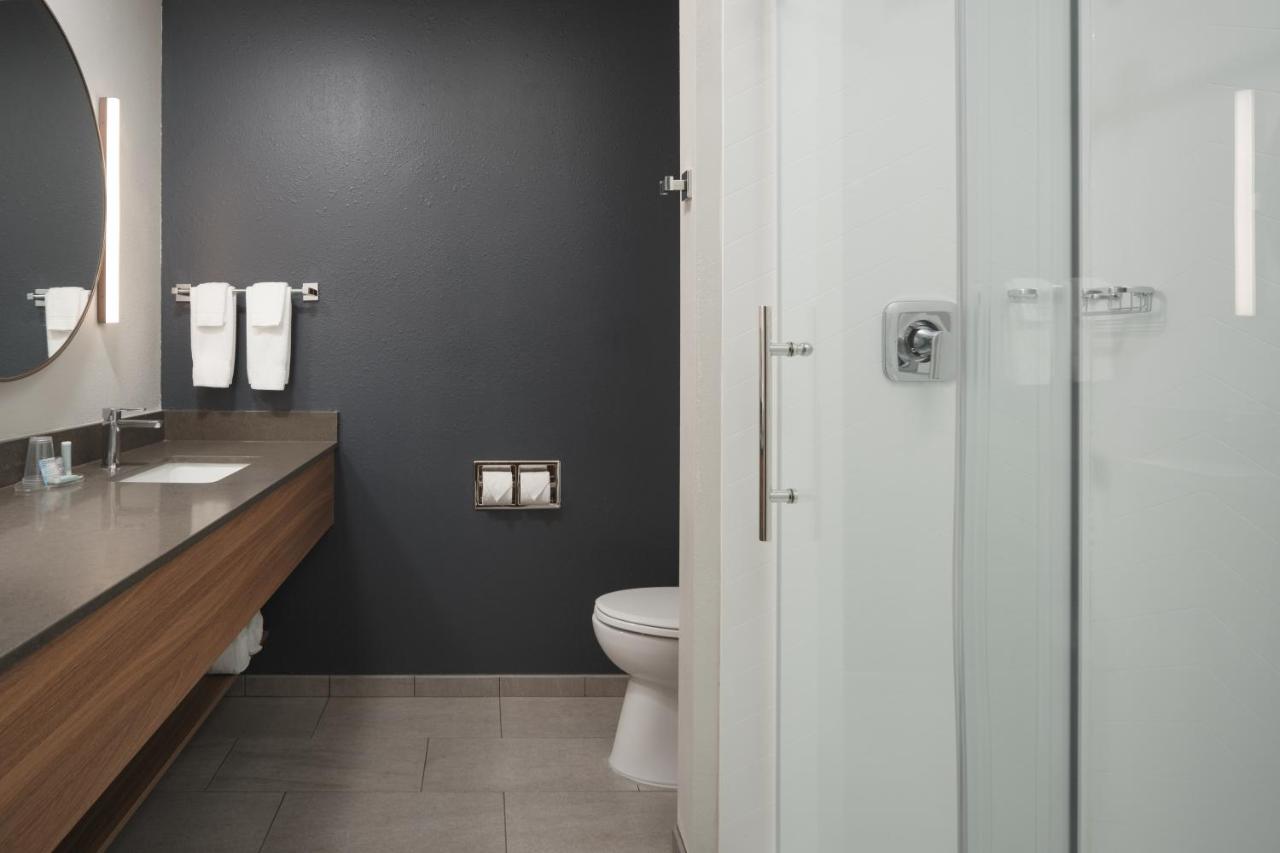 | Fairfield Inn & Suites by Marriott Cleveland