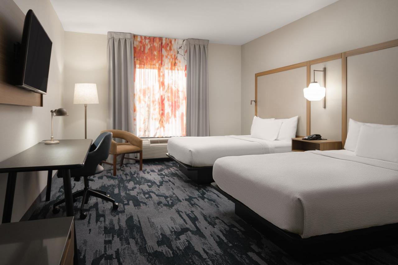 Queen Room with Two Queen Beds at Fairfield Inn & Suites by Marriott Cleveland