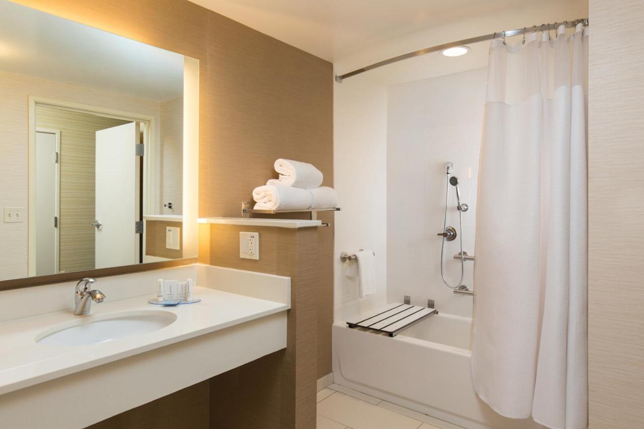 | Fairfield Inn & Suites by Marriott Sacramento Folsom