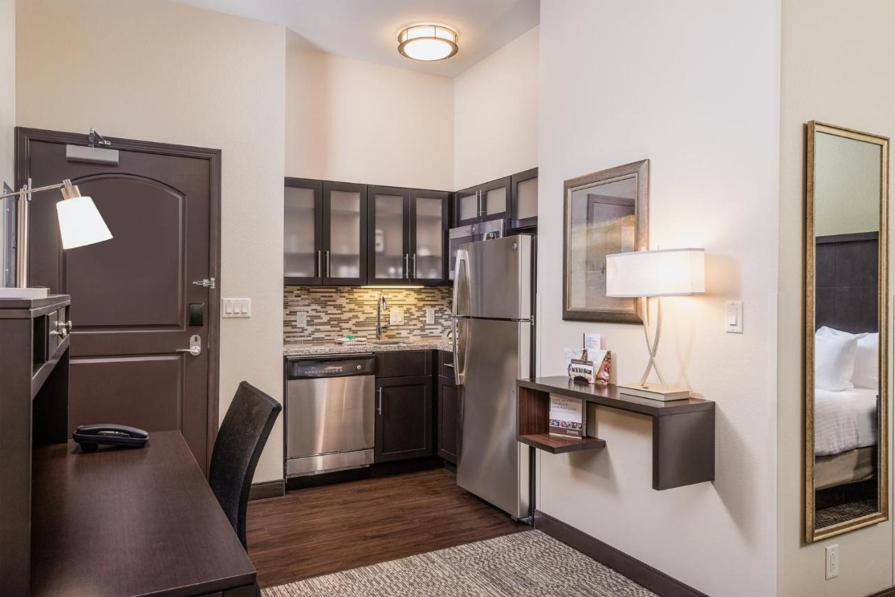 Queen Studio at Staybridge Suites Eau Claire - Altoona, an IHG Hotel