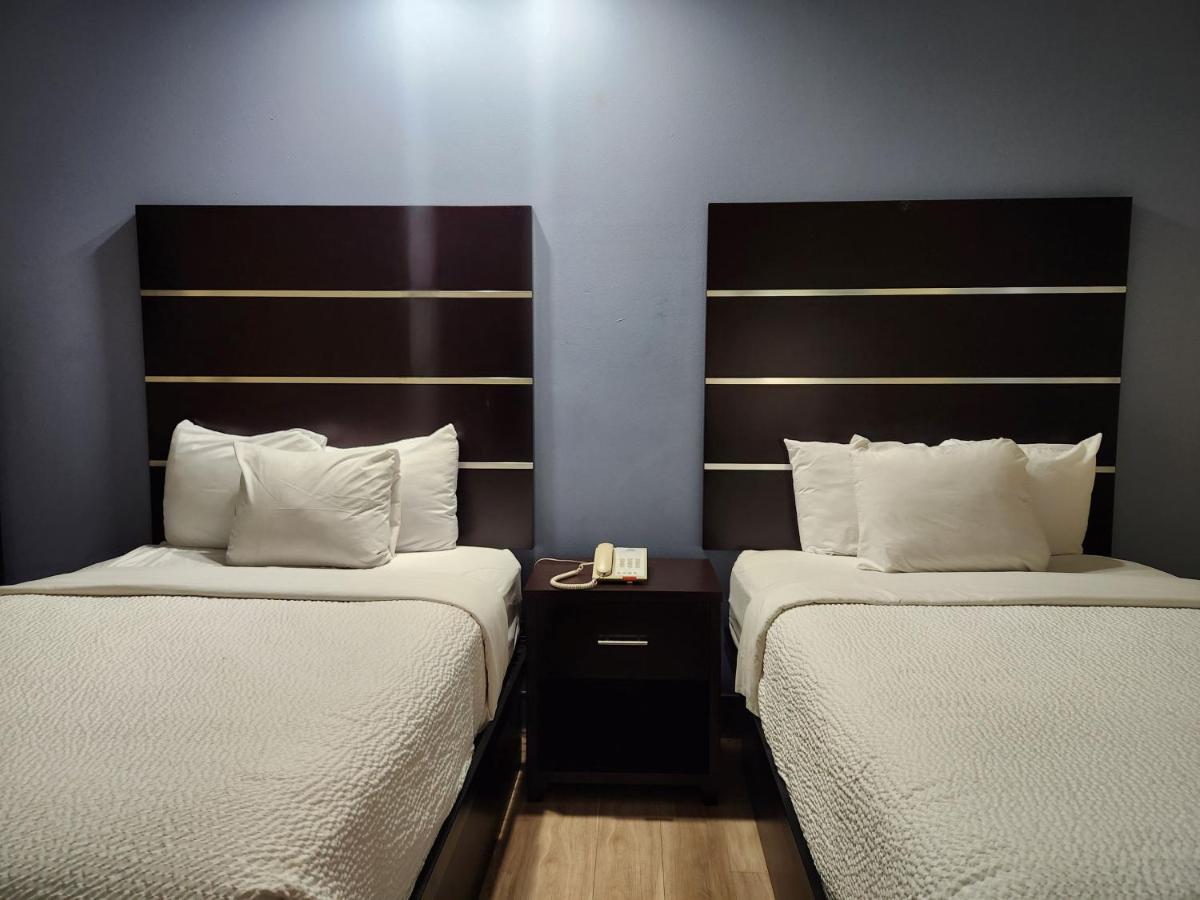 2 Double Beds, Non-Smoking at Days Inn by Wyndham Baton Rouge Airport