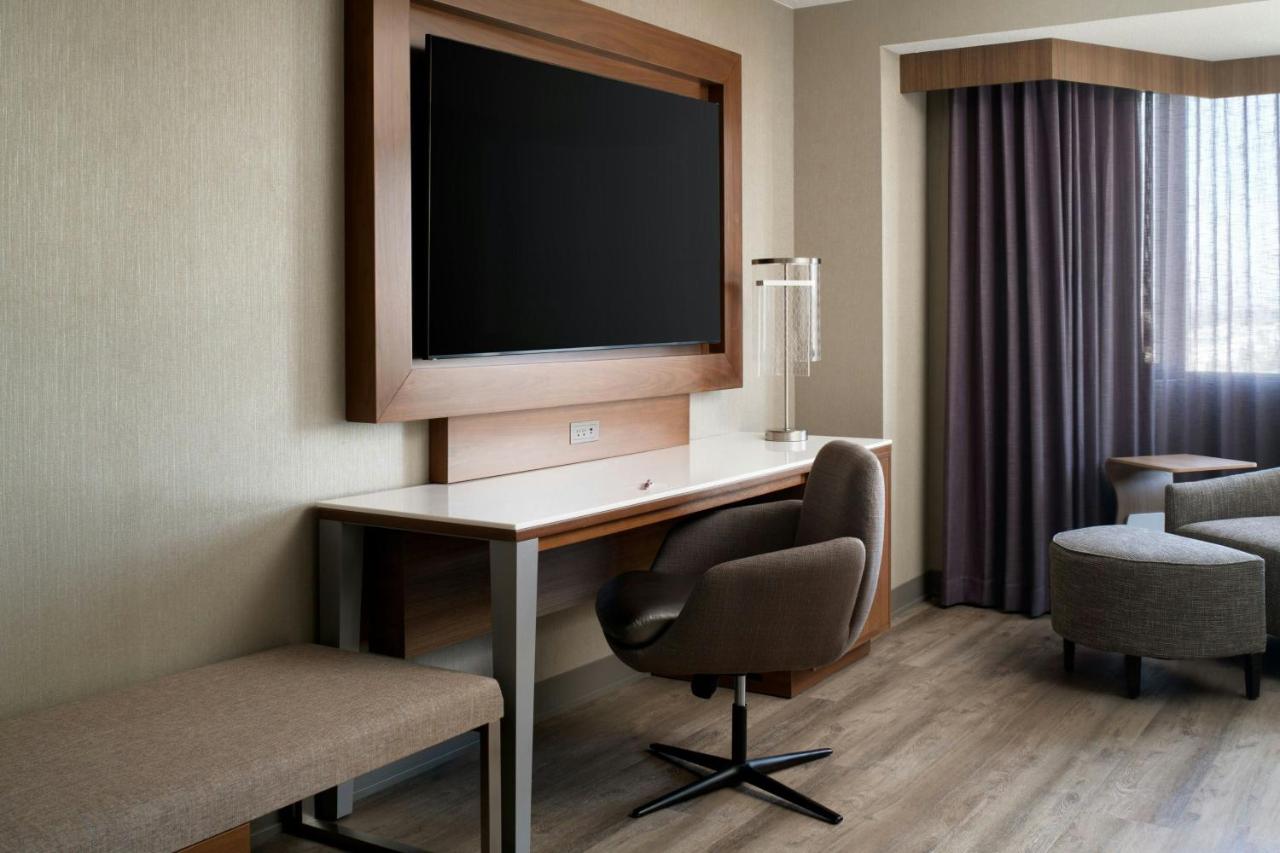 Queen Room with Two Queen Beds at Sacramento Marriott Rancho Cordova