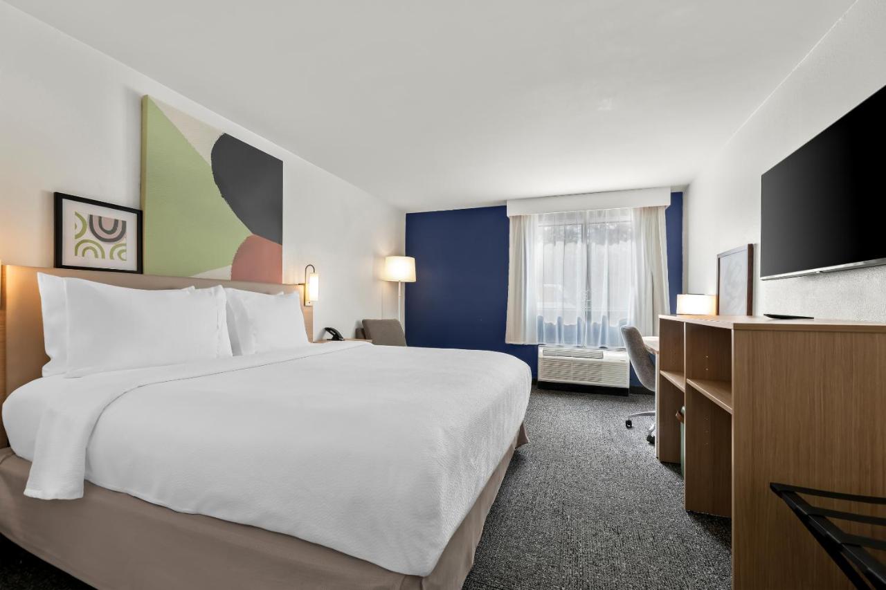 | Best Western Cypress Creek