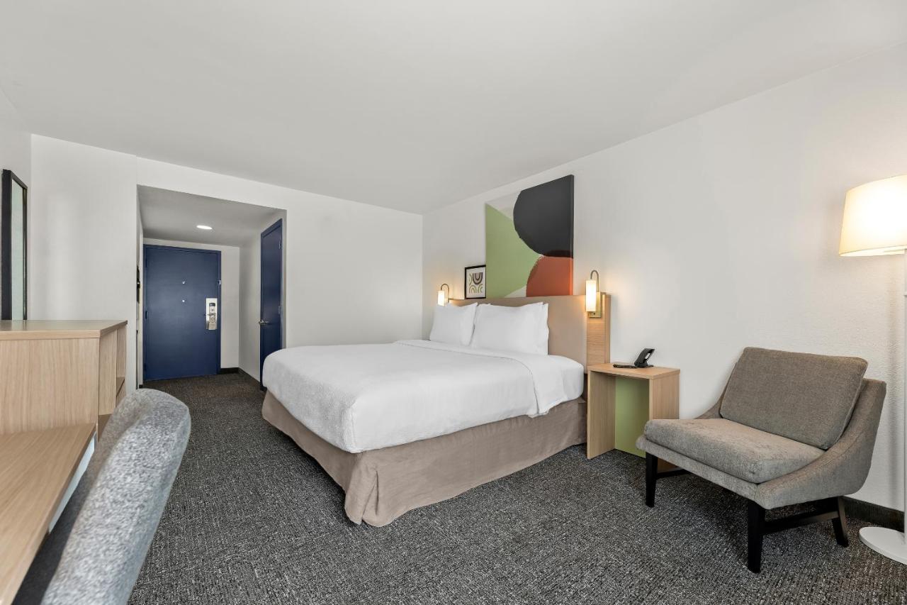  | Best Western Cypress Creek
