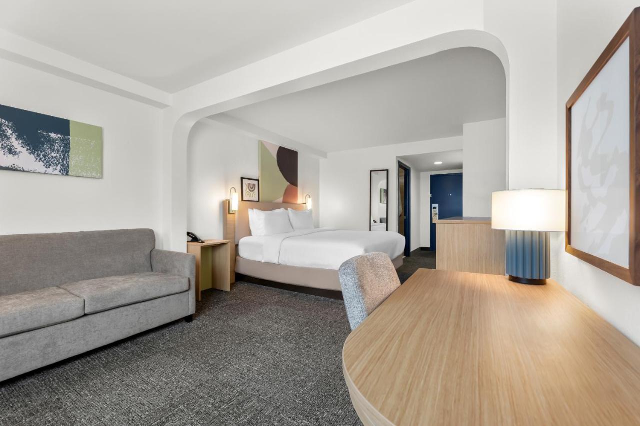  | Best Western Cypress Creek