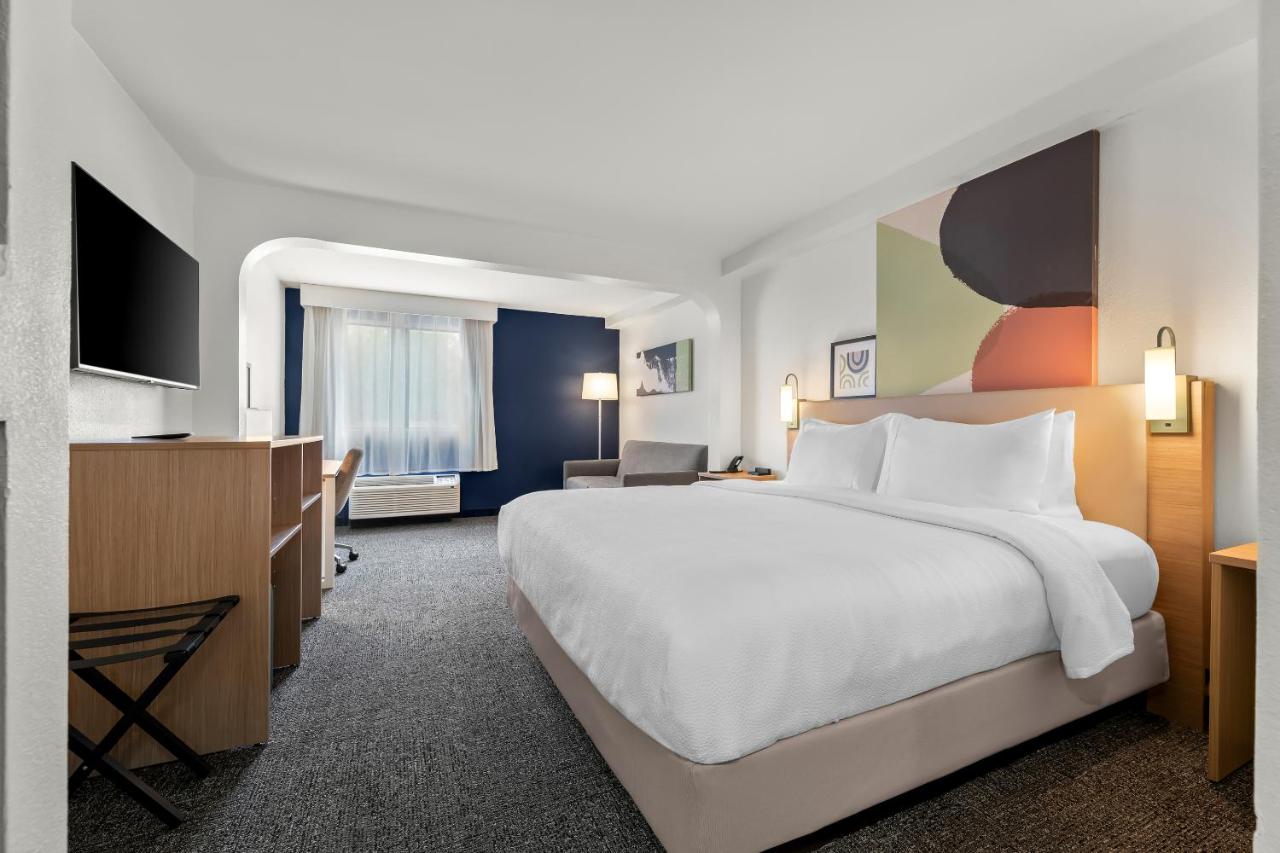  | Best Western Cypress Creek