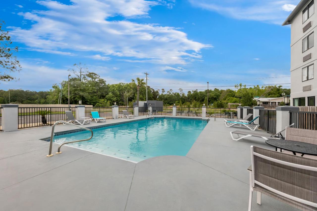  | Best Western Cypress Creek