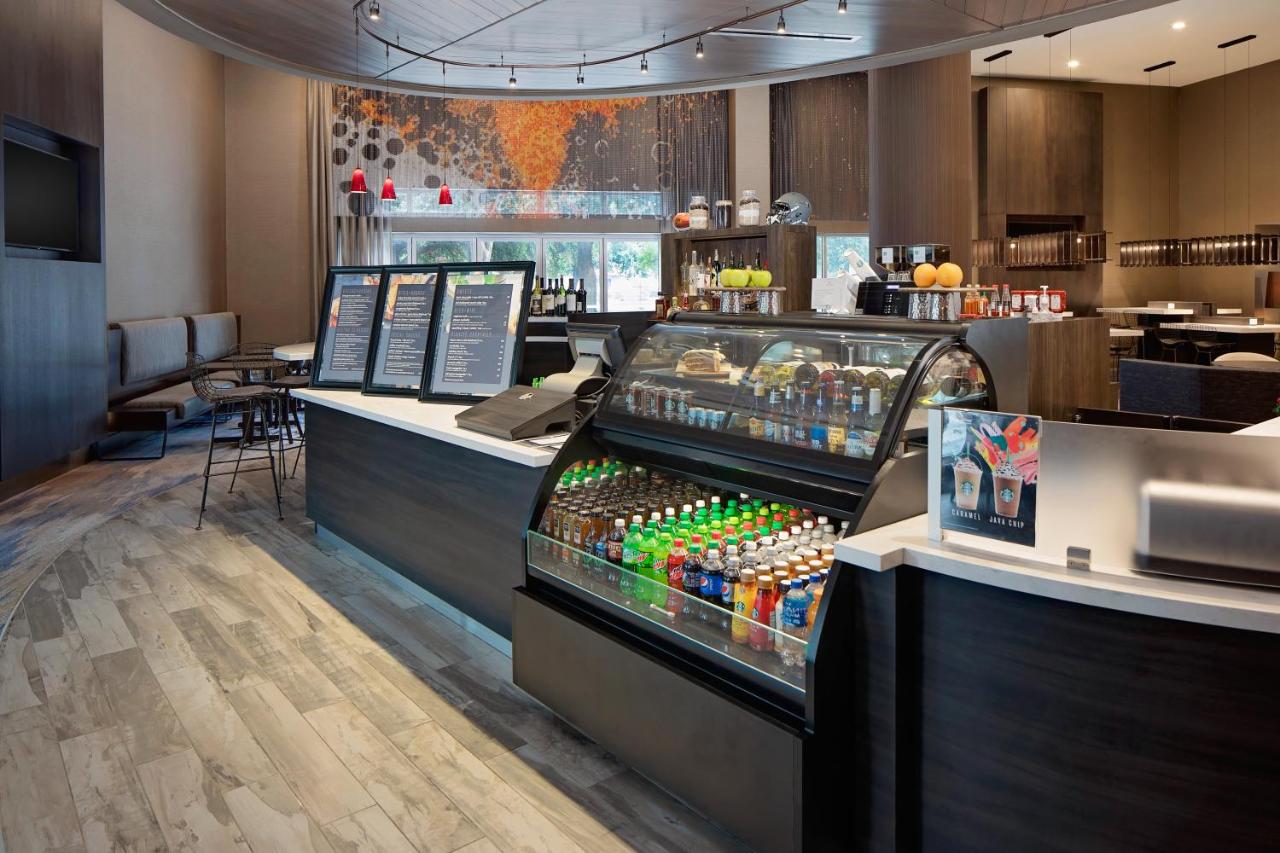 | Courtyard by Marriott Dallas Downtown/Reunion District